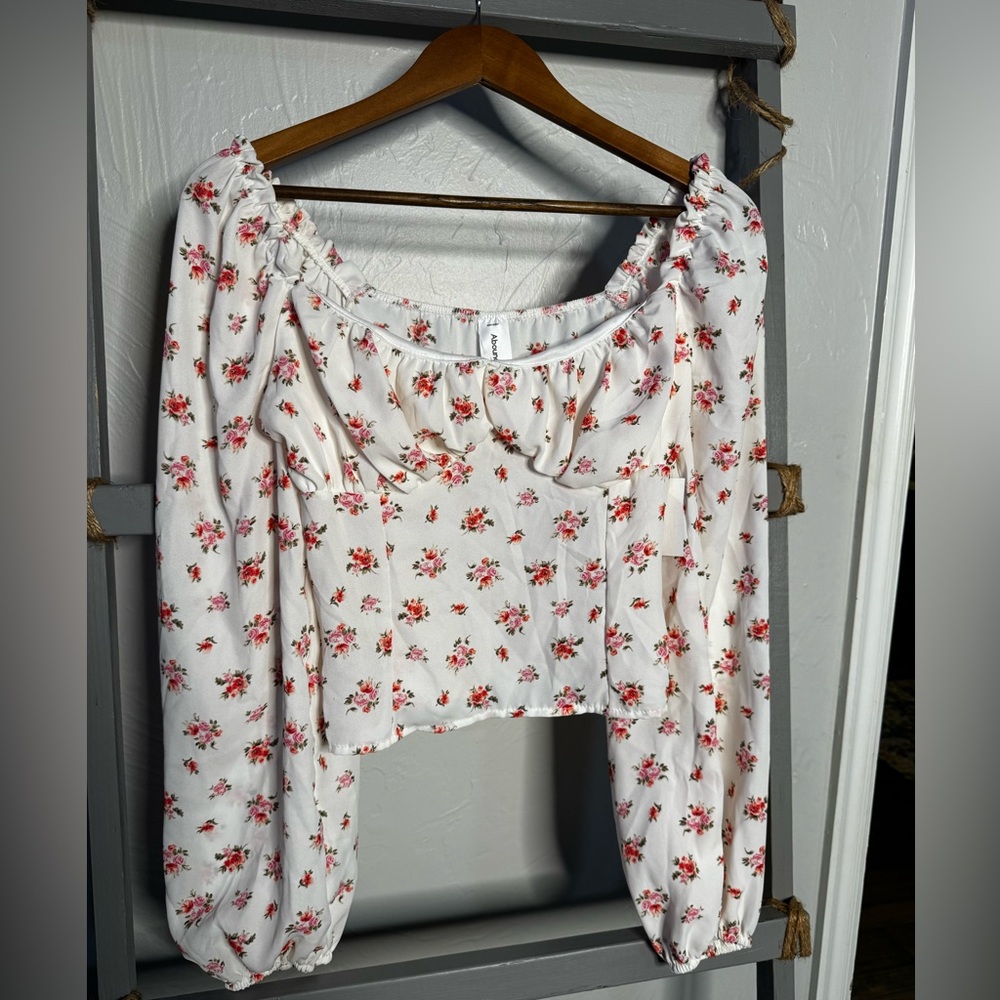 ABOUND | Floral blouse NWT